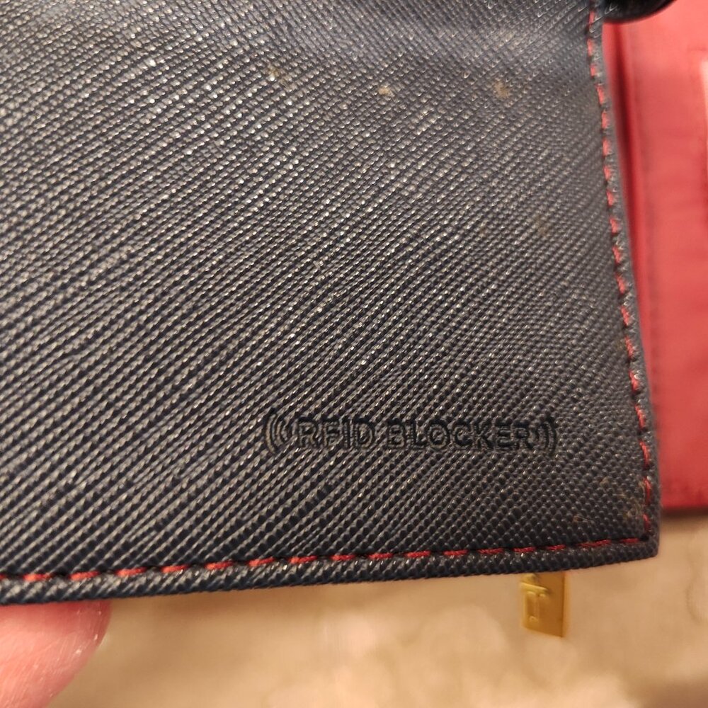 Totto Navy Blue RFID Blocker Wallet, New Without Tags! - Picture 9 of 10